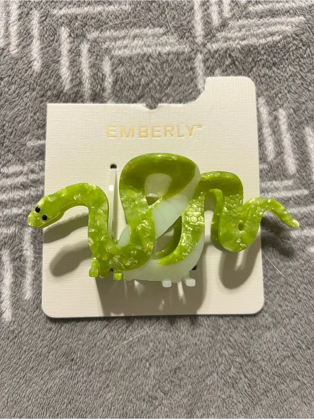 Emberly Green Snake Hair Claw